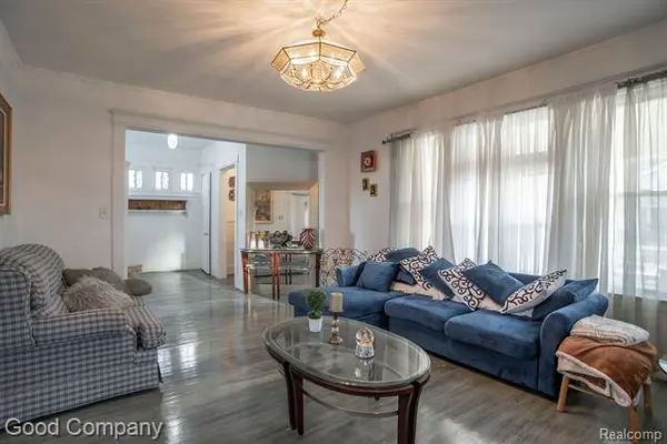 38 WAVERLY Street, Highland Park, MI 48203