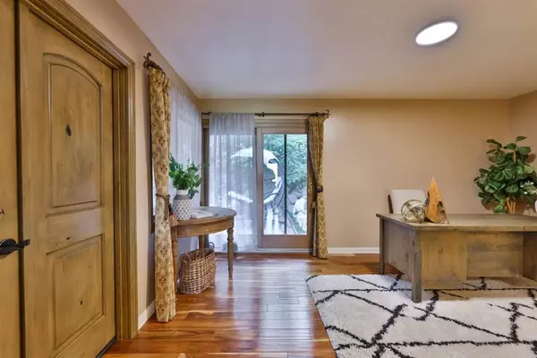 4985 Mount Helix Drive, La Mesa, CA 91941