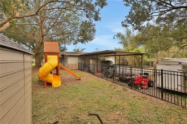 103 DAVIS ST, Auburndale, FL 33823