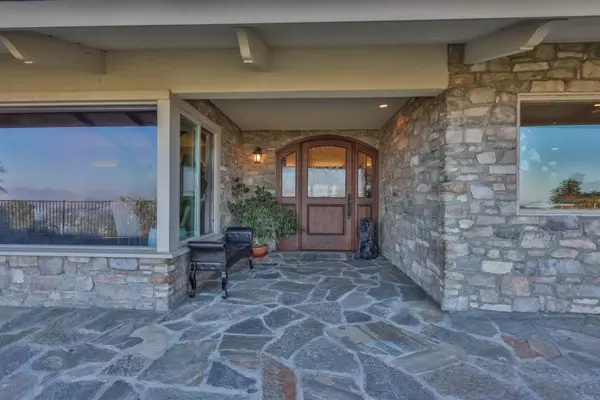 4985 Mount Helix Drive, La Mesa, CA 91941