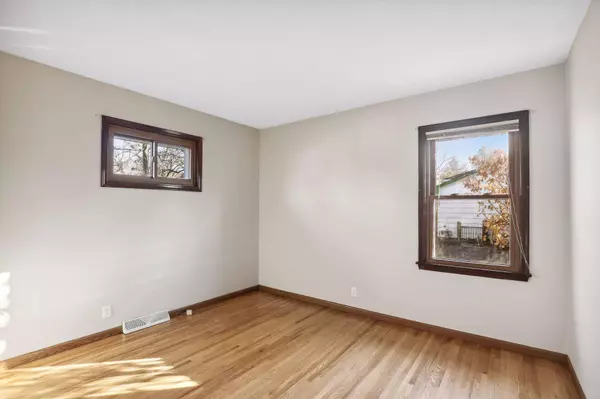 4733 W 110th ST, Bloomington, MN 55437