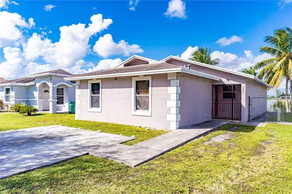 3221 NW 191st St, Miami Gardens, FL 33056