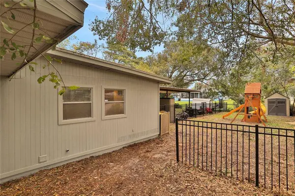 103 DAVIS ST, Auburndale, FL 33823