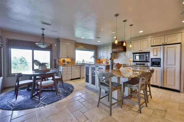 4985 Mount Helix Drive, La Mesa, CA 91941