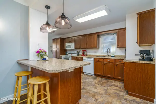 1318 CHESTNUT Street, Grand Forks, ND 58201