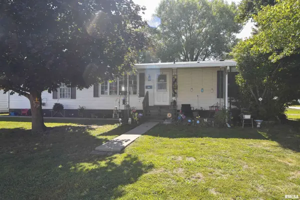 1539 E DELAVAN ST, Lincoln, IL 62656