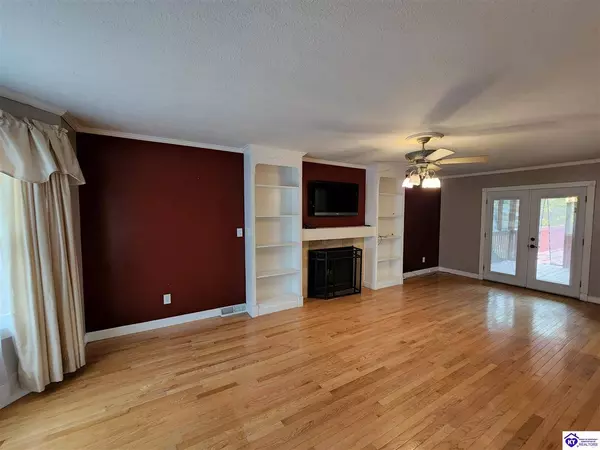 1466 Crestview Drive, Radcliff, KY 40160