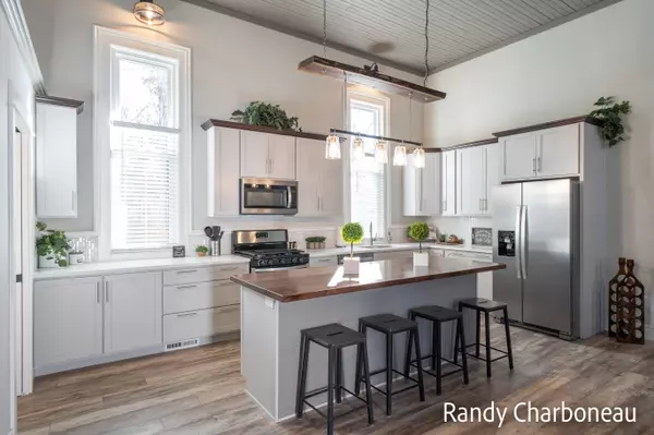 1880 Leonard NW Street, Marne, MI 49435