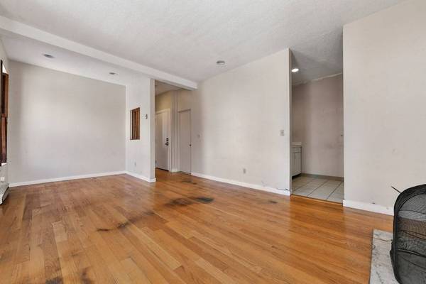 150 Chandler St #4, Boston, MA 02116