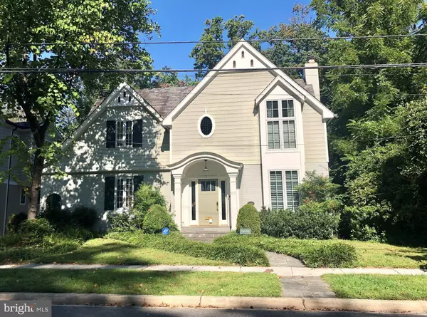 6608 32ND PL NW, Washington, DC 20015