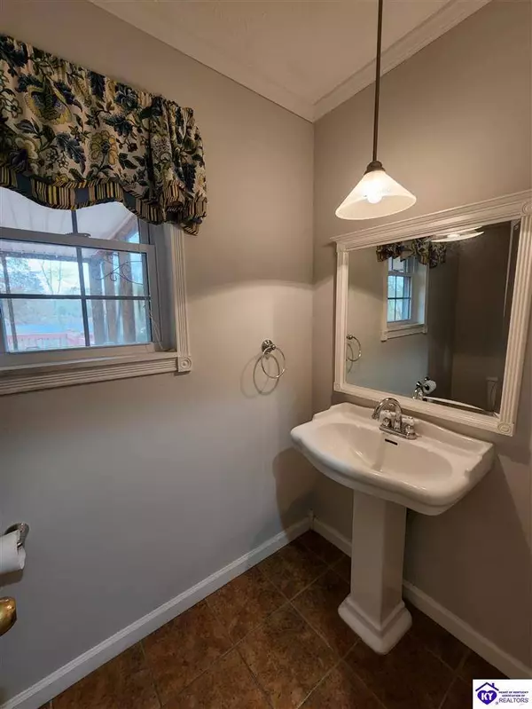 1466 Crestview Drive, Radcliff, KY 40160