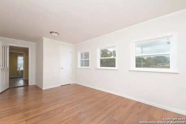 202 Hialeah Ave, San Antonio, TX 78218