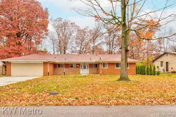 22904 N BELLWOOD Drive, Southfield, MI 48034