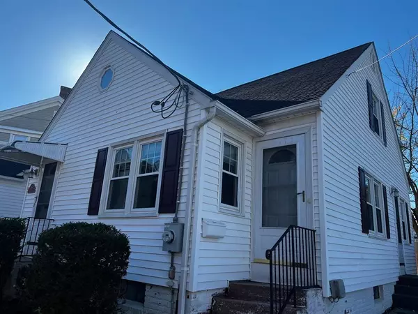 188 School St, Chicopee, MA 01013