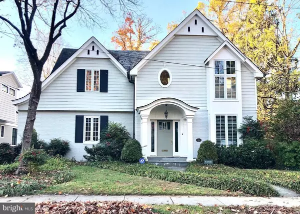 6608 32ND PL NW, Washington, DC 20015