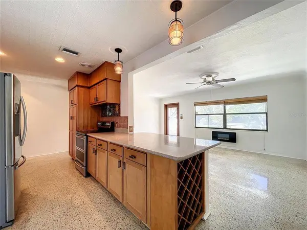 2945 68TH ST N, St Petersburg, FL 33710