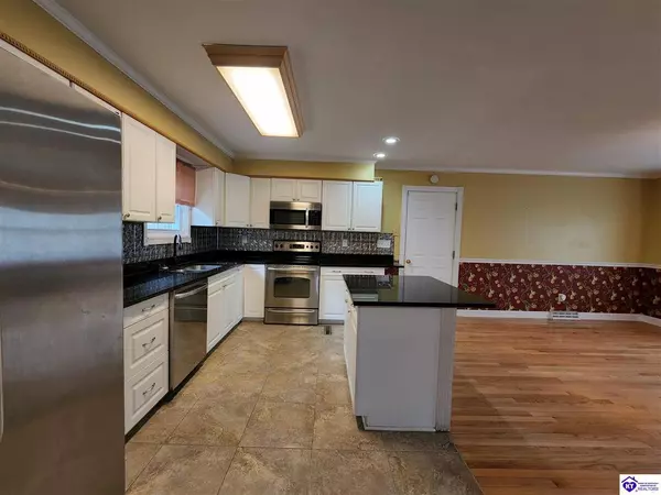 1466 Crestview Drive, Radcliff, KY 40160