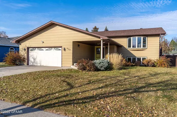 420 40TH Avenue S, Grand Forks, ND 58201