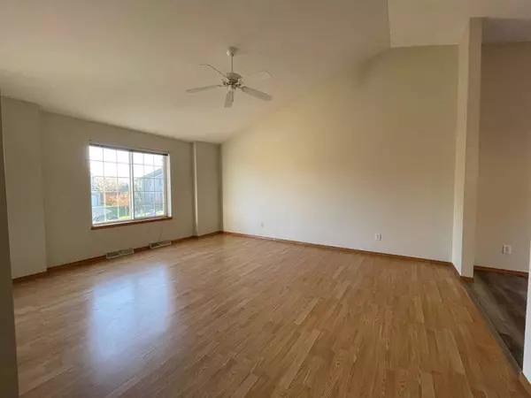 1330 GLACIER HILL DR, Madison, WI 53704