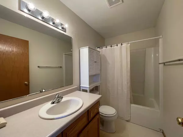 1330 GLACIER HILL DR, Madison, WI 53704