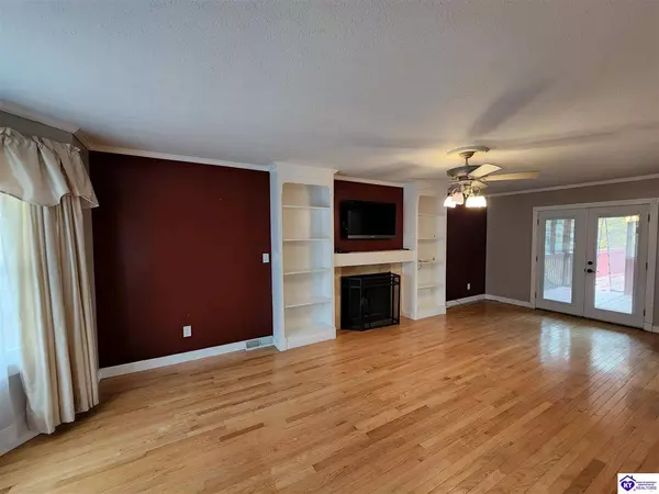 1466 Crestview Drive, Radcliff, KY 40160