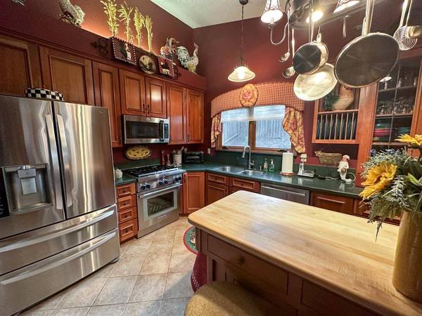 1555 Wimbledon DR, Auburn, CA 95603