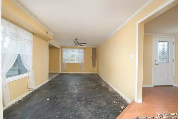 202 Hialeah Ave, San Antonio, TX 78218