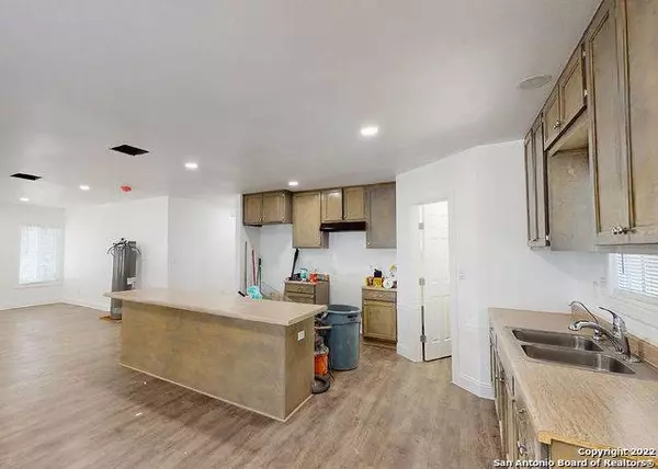 550 CARROLL ST, San Antonio, TX 78225-1436