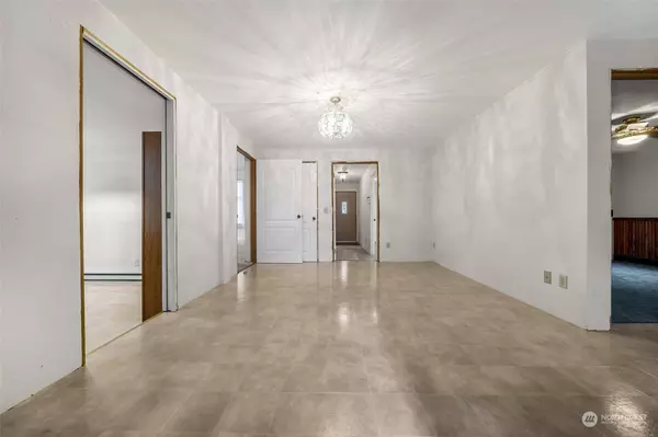 10513 238th ST E, Graham, WA 98338