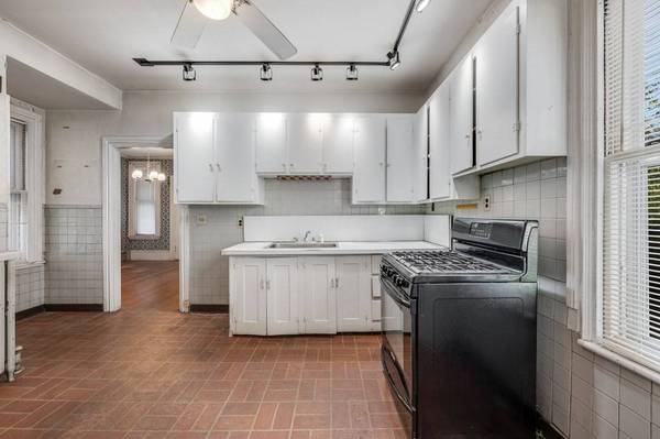 107 Ellery Street, Cambridge, MA 02138