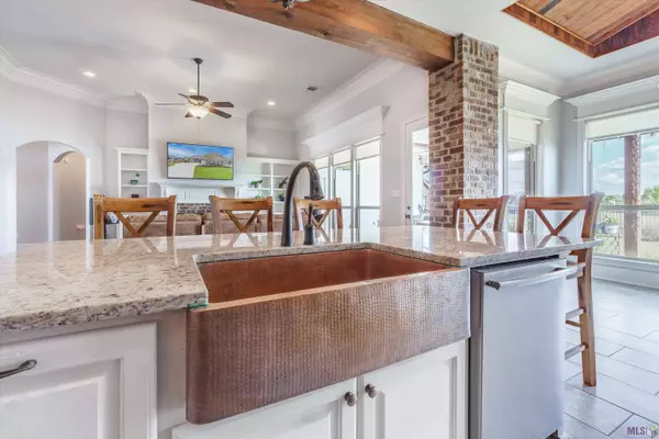 16468 PARKER PLACE DR, Prairieville, LA 70769