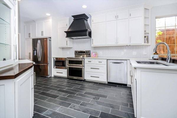 3806 Yachtclub Drive, Arlington, TX 76016