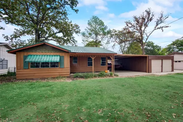 704 Lazy Street, Tool, TX 75143