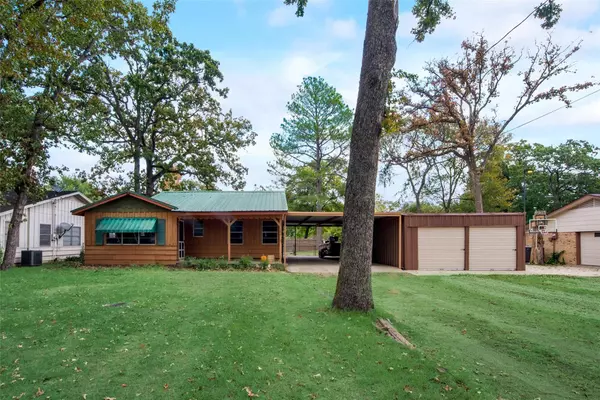 704 Lazy Street, Tool, TX 75143