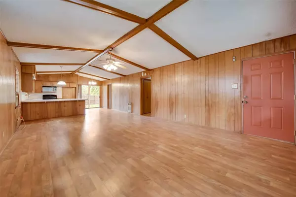 704 Lazy Street, Tool, TX 75143