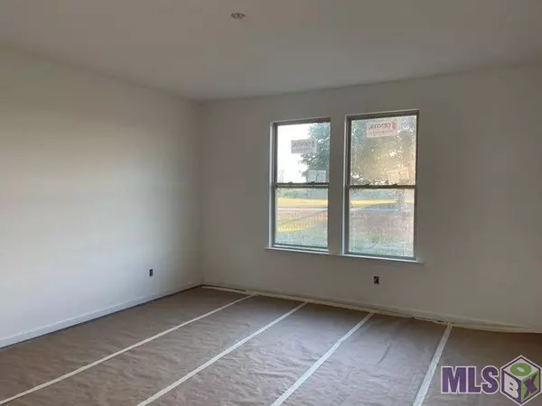 58860 APRIL LN, Plaquemine, LA 70764