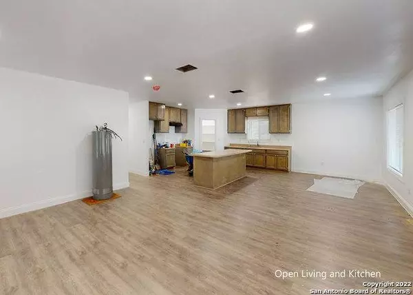 550 CARROLL ST, San Antonio, TX 78225-1436