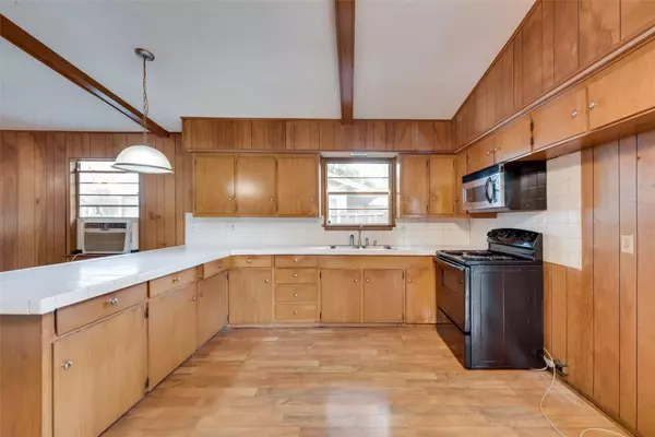 704 Lazy Street, Tool, TX 75143