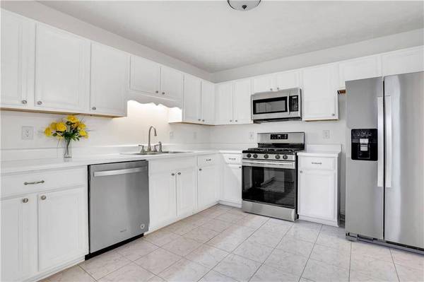 192 Rainbow LN, Hiram, GA 30141