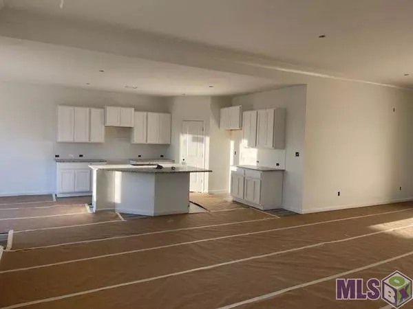 58860 APRIL LN, Plaquemine, LA 70764