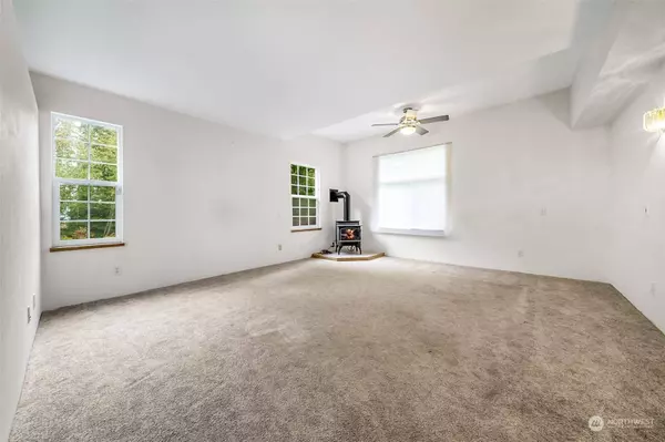 10513 238th ST E, Graham, WA 98338