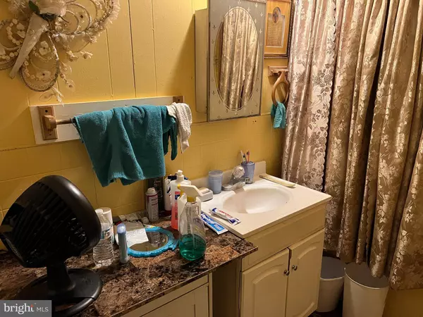 7-7 1/2 OLIVE ST, Salem, NJ 08079