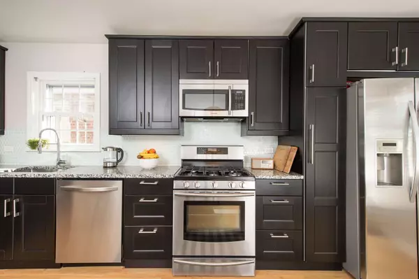 5332 S McVicker Avenue, Chicago, IL 60638