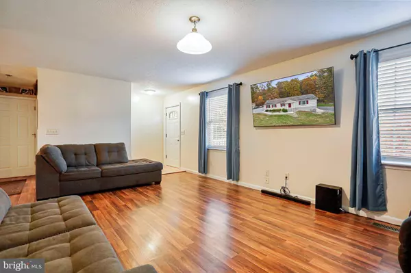 476 OAK GROVE SCHOOL RD, Hedgesville, WV 25427