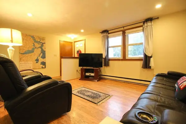 2 Theresa Rd, Woburn, MA 01801