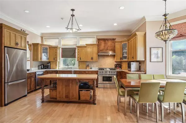 5425 HAWTHORNE PL, New Orleans, LA 70124