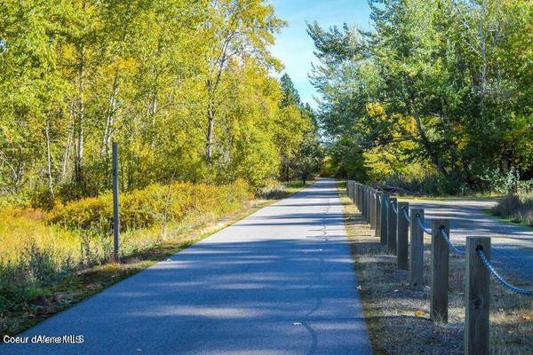 17619 E CASTAWAY CT, Cataldo, ID 83810