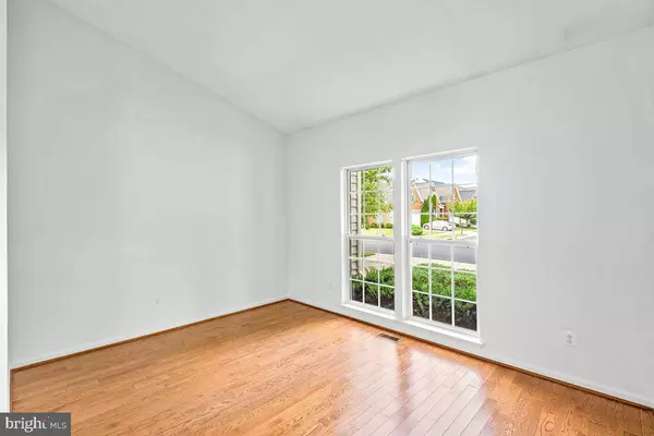 5218 E PHILIPPI PL, Fredericksburg, VA 22407