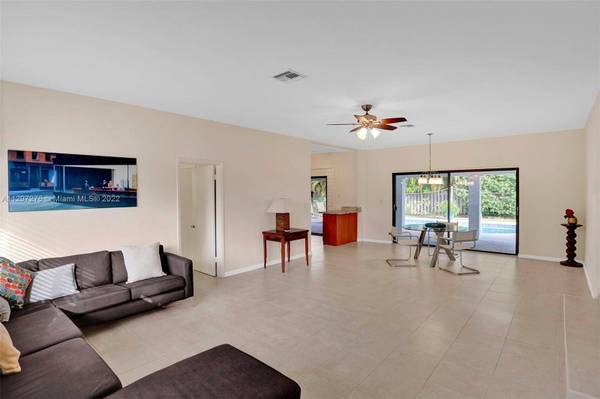 8225 SW 117th Ter, Miami, FL 33156