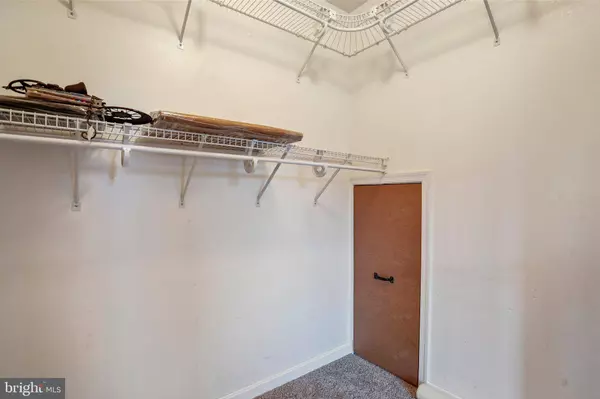 476 OAK GROVE SCHOOL RD, Hedgesville, WV 25427